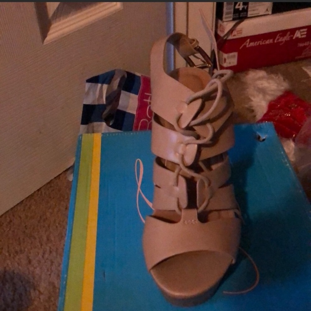 Tan wedges